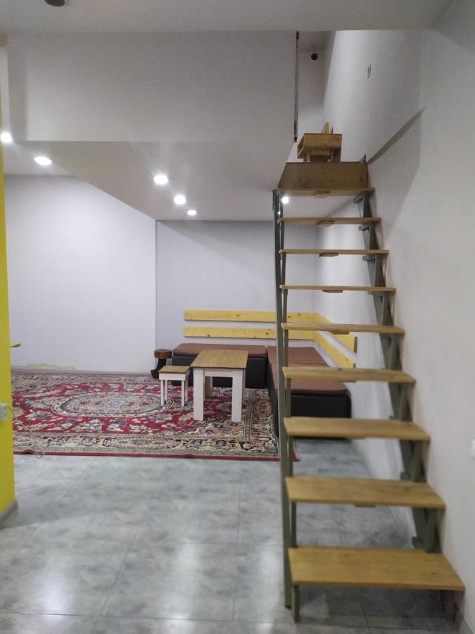 "Stairs"Guest House Ереван Екстериор снимка