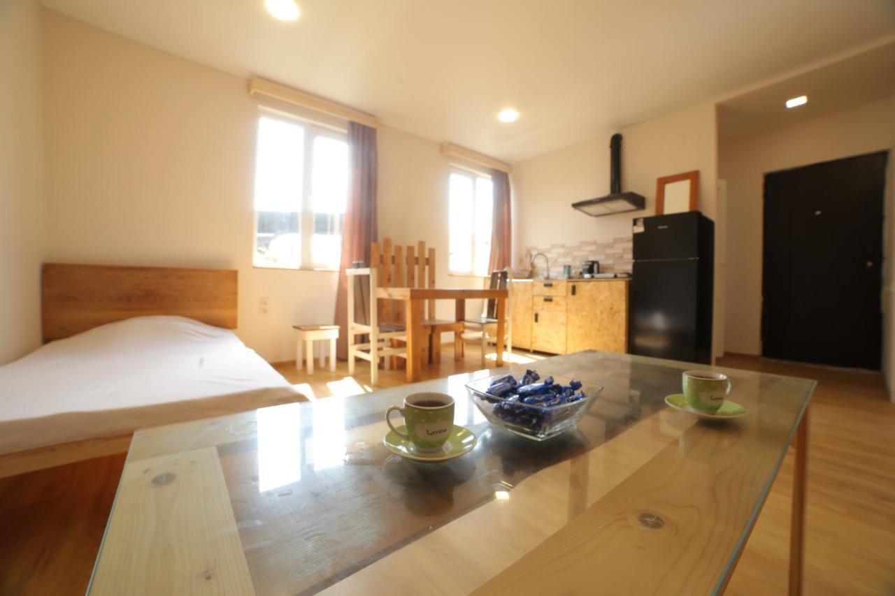 "Stairs"Guest House Ереван Екстериор снимка