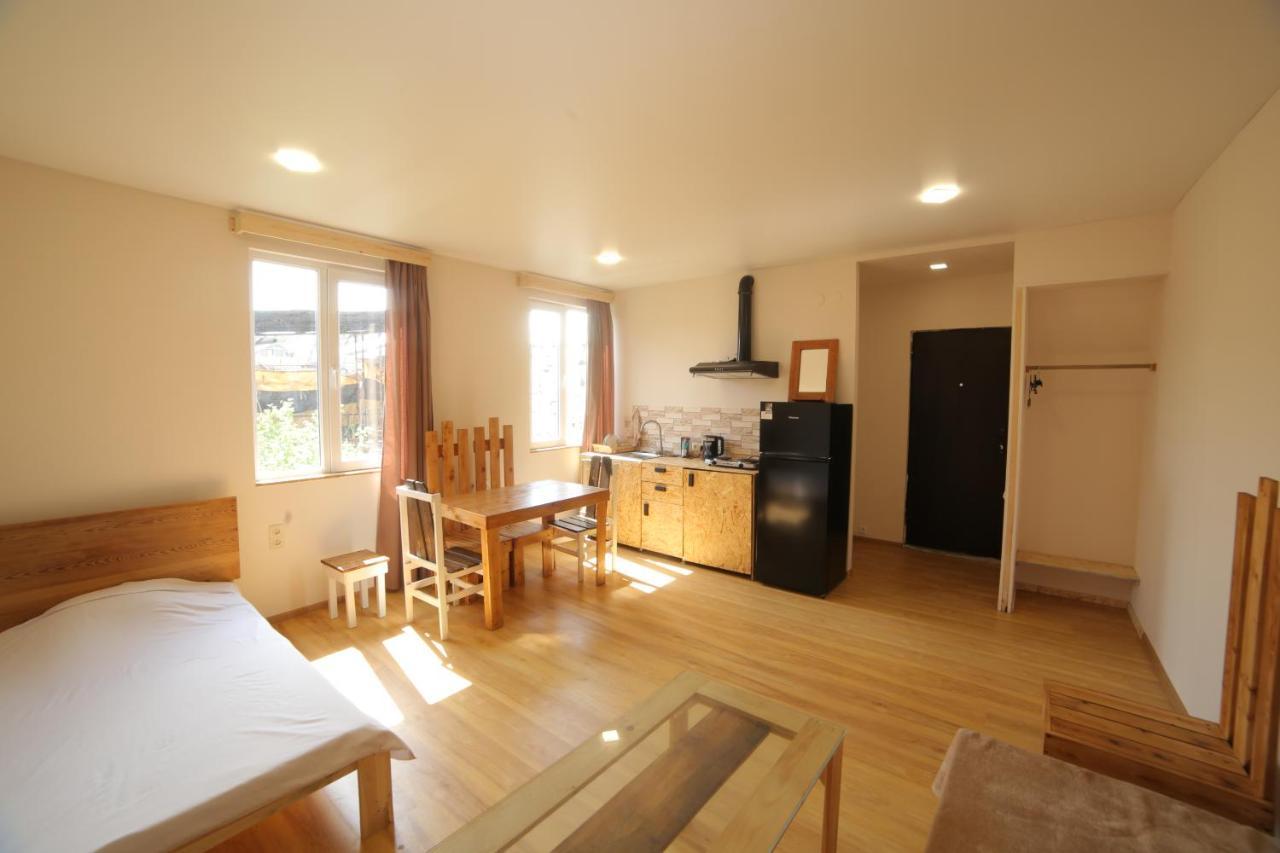 "Stairs"Guest House Ереван Екстериор снимка