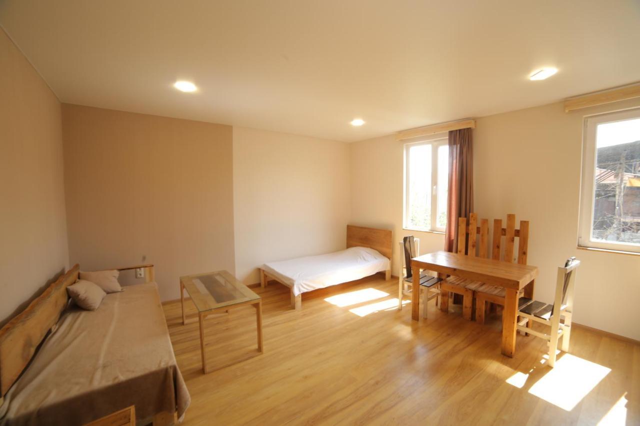 "Stairs"Guest House Ереван Екстериор снимка
