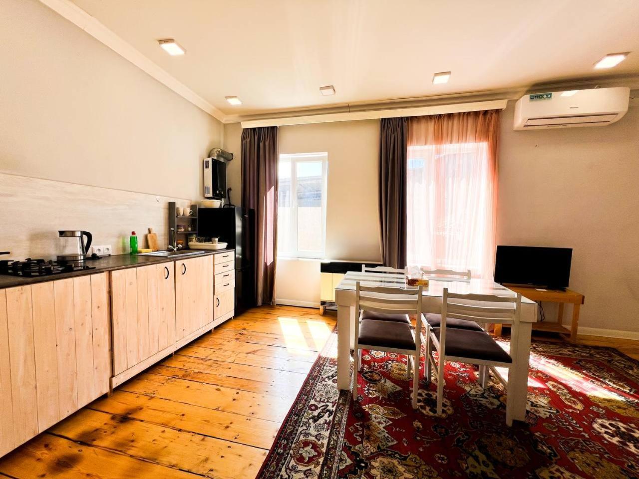 "Stairs"Guest House Ереван Екстериор снимка