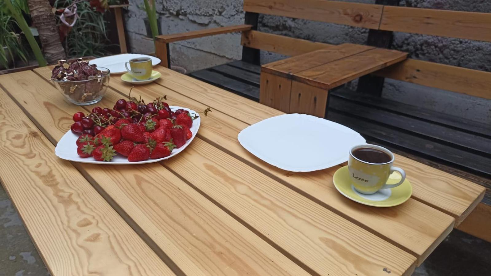 "Stairs"Guest House Ереван Екстериор снимка